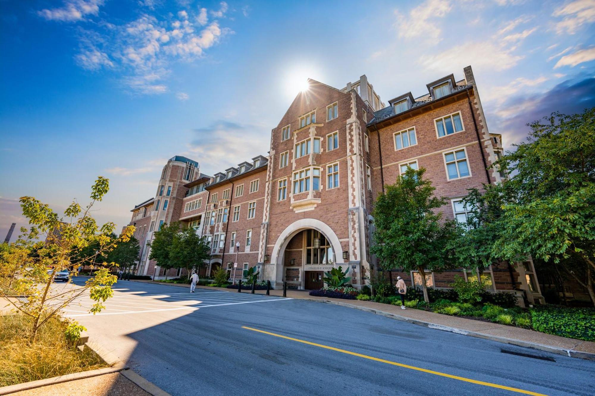 The Charles F. Knight Center Hotel Saint Louis Exterior photo